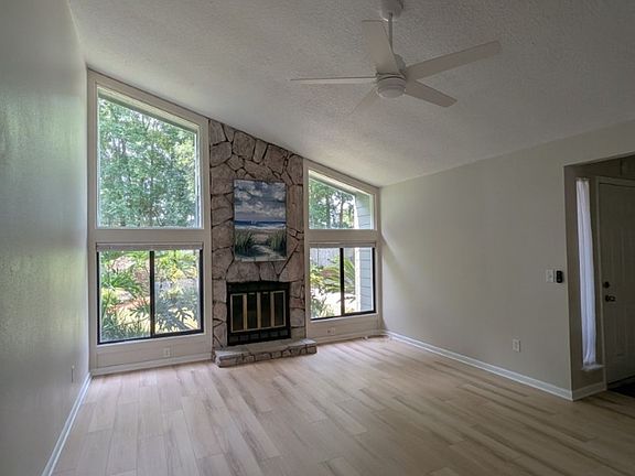 4th image of 4515 Carolyn Cove Ln S