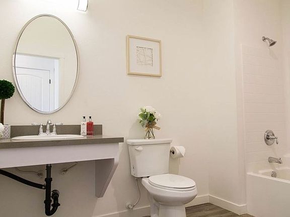 3rd image of 14339 Whittier Blvd APT 324