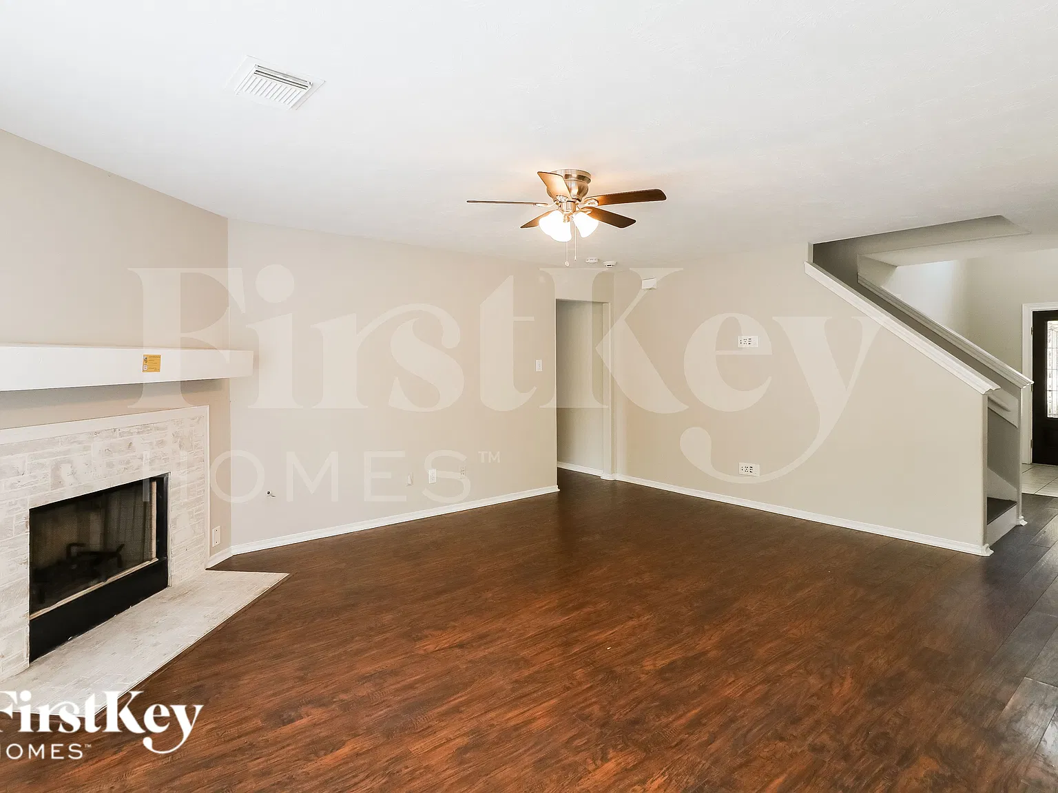 4 bed, 2.5 bath, 2133 sqft, $2,450 — Photo 3