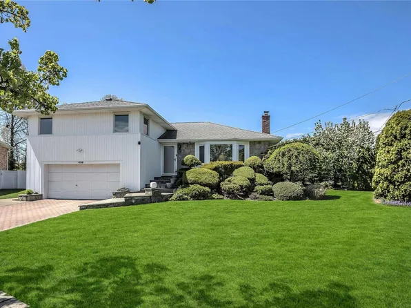 698 Sherman, Westbury, NY 11590