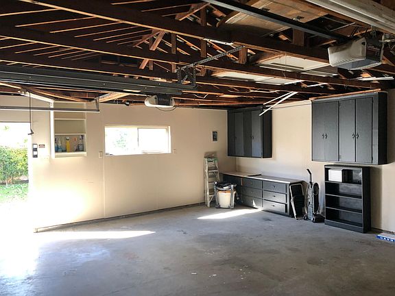 2nd image of 15548 Leahy Ave