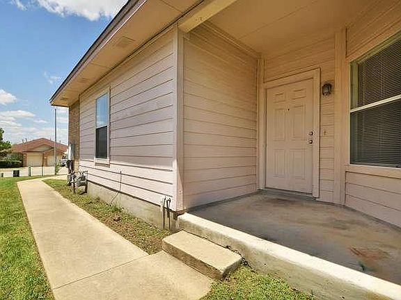 2nd image of 2807 Southampton Way APT A