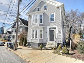 390 Hope St, Providence, RI