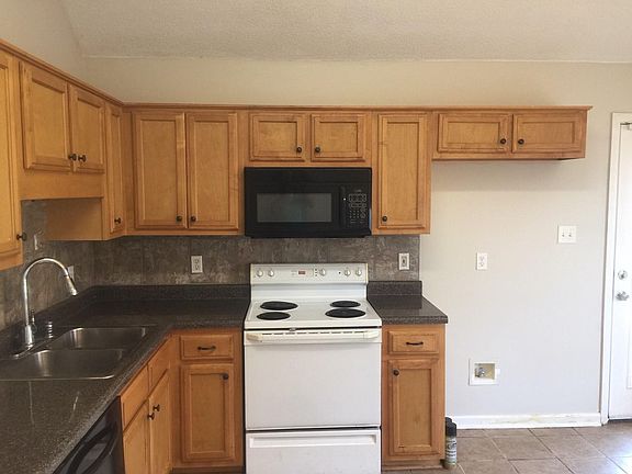 4th image of 265 Clay St