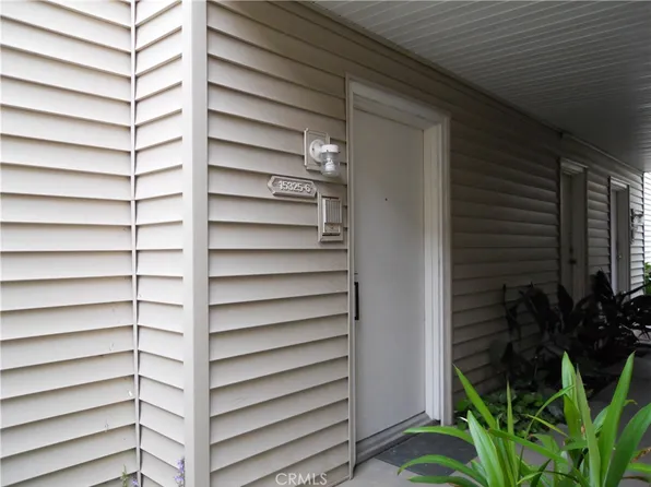 15325 Lassen St APT 6, Mission Hills, CA 91345