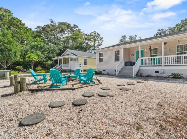 316 NE 52nd Street, Oak Island, NC 28465