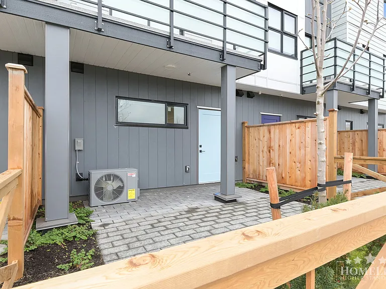177 175a St #19 — Photo 24