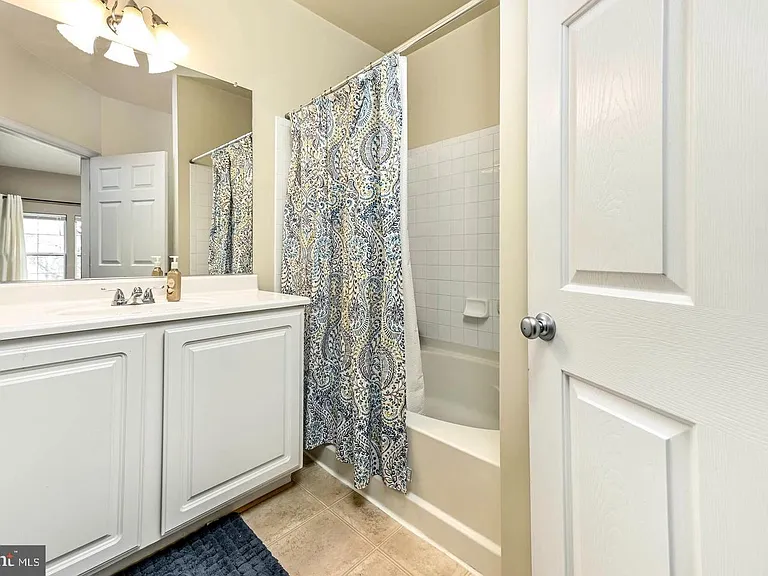 42526 Mayflower Ter — Photo 12