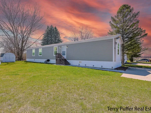 1230 Beaver Dam Dr NE, Belmont, MI 49306