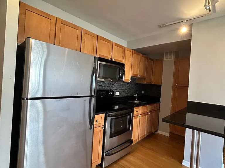 4180 Marine Terrace Apartments — Photo 6