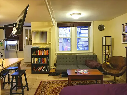 Rented by R New York | media 60