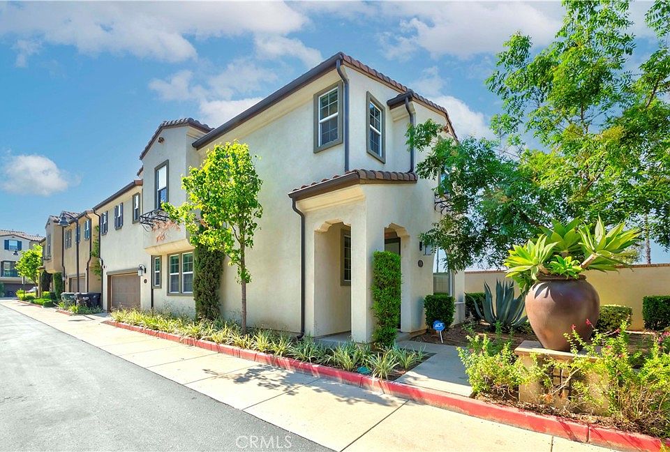 1st image of 806 S Gladys Ave