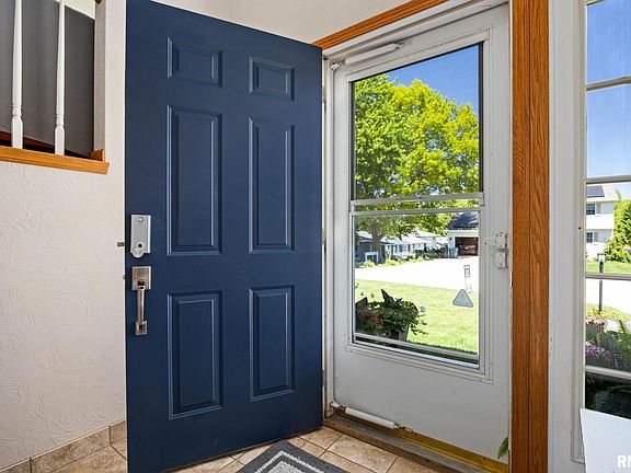 4th image of 104 Independence Dr
