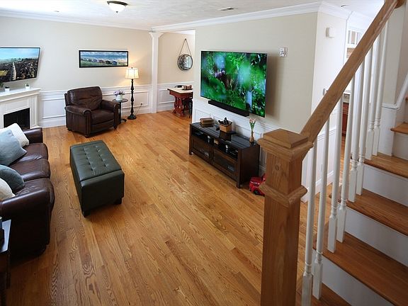 4th image of 159 Willard St APT 5