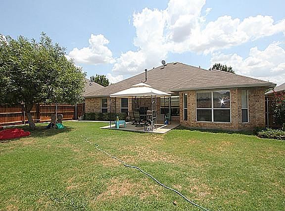 4th image of 3945 Wisteria Ln