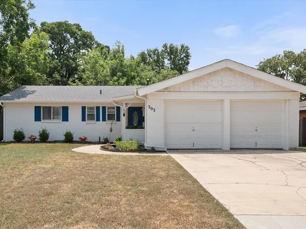 303 Bayless Dr, Euless, TX 76040