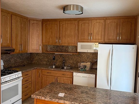 2nd image of 40 Sheridan Rd