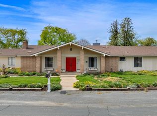 1750 Kings Rd, Hanford, CA 93230