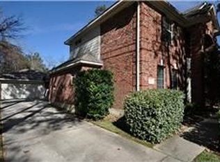 24 N Goldenvine Cir, Spring, TX 77382