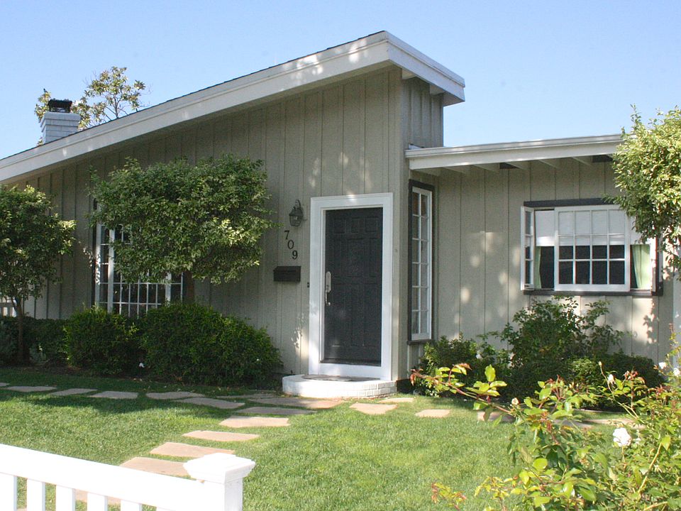 709 Calle De Arboles - Contemporary Upper Riviera Home