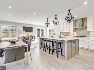 9009 Kensington Pkwy, Chevy Chase, MD 20815