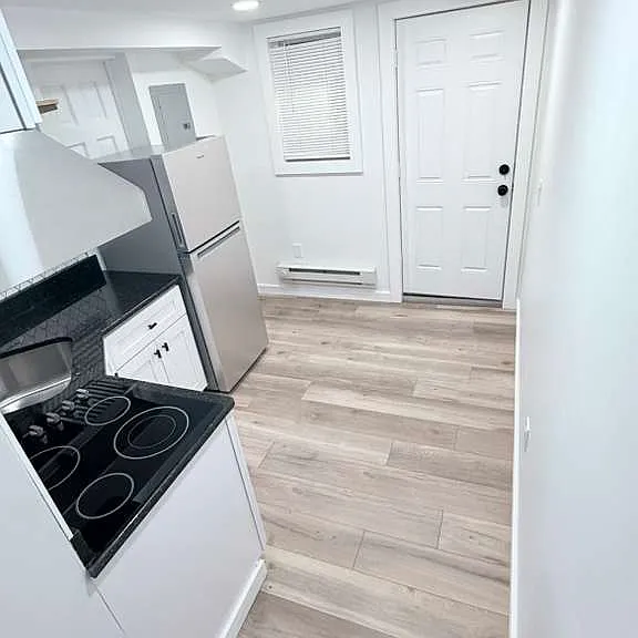 5956 Hasbrook Ave #B — Photo 2