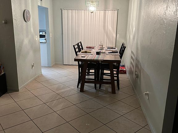 5th image of 208 Debby Ct #A