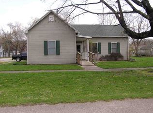 439 N 3rd St, Clinton, IN 47842