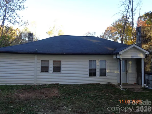 1412 Walt Arney Rd, Lenoir, NC 28645