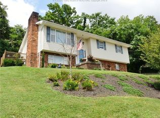 2312 S Walnut St, Saint Albans, WV 25177