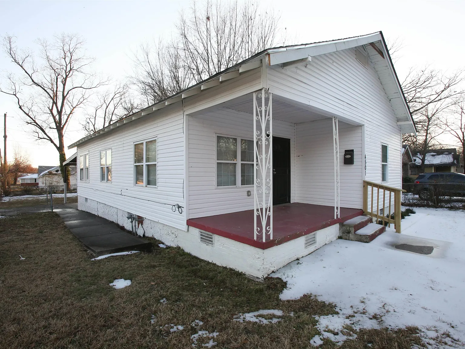 2 bed, 1.5 bath, 1207 sqft, $900 — Photo 2