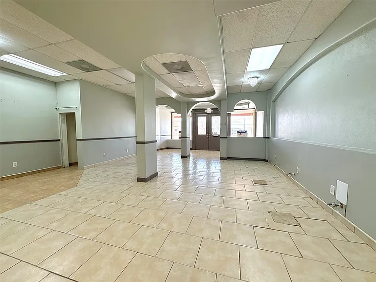 2036 Avenue F — Photo 6