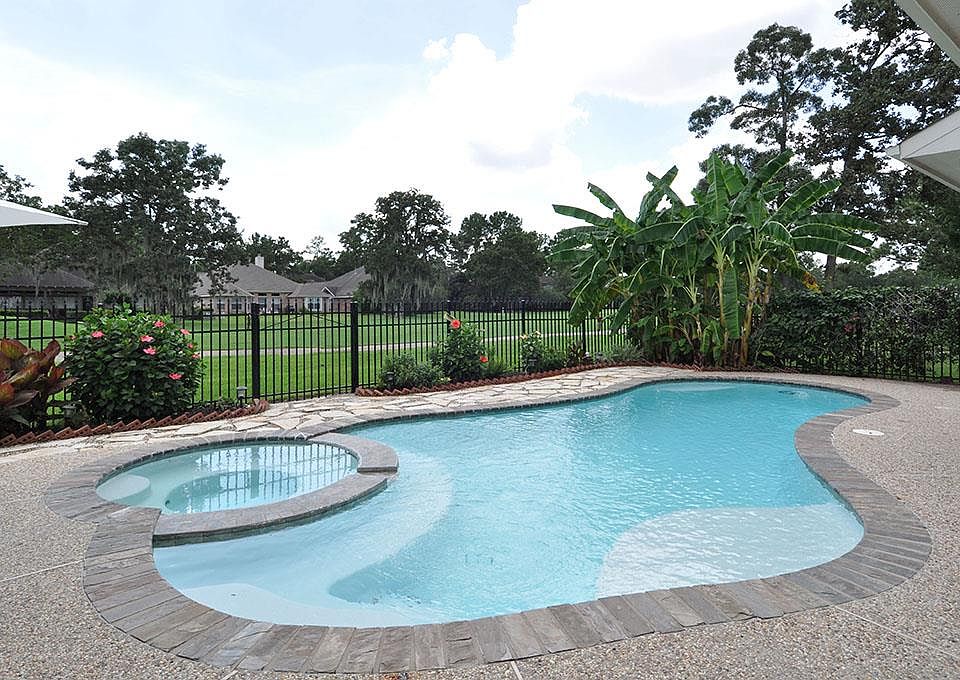 1st image of 8514 Hunters Village Dr