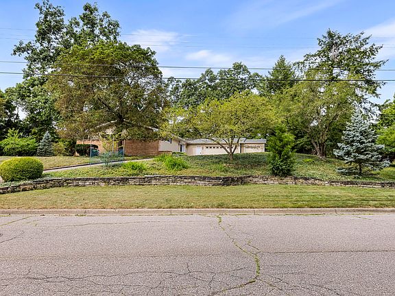 2nd image of 4340 Lakeside Dr