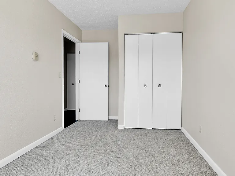2nd Bedroom Closet view