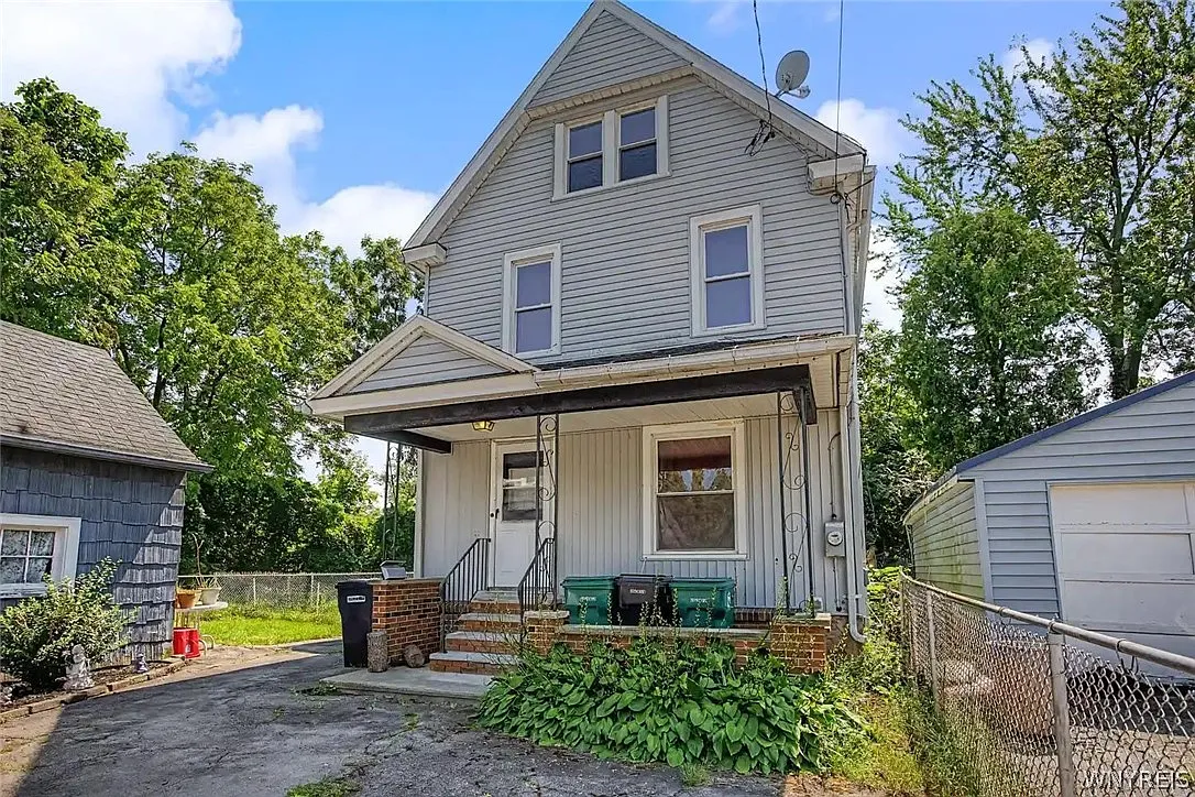 3 bed, 1.0 bath, 2618 sqft, $1,400 — Photo 3