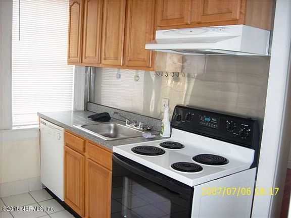 3rd image of 1007 Acosta St APT 7