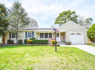 14 Whitman Dr, Somers Point, NJ 08244