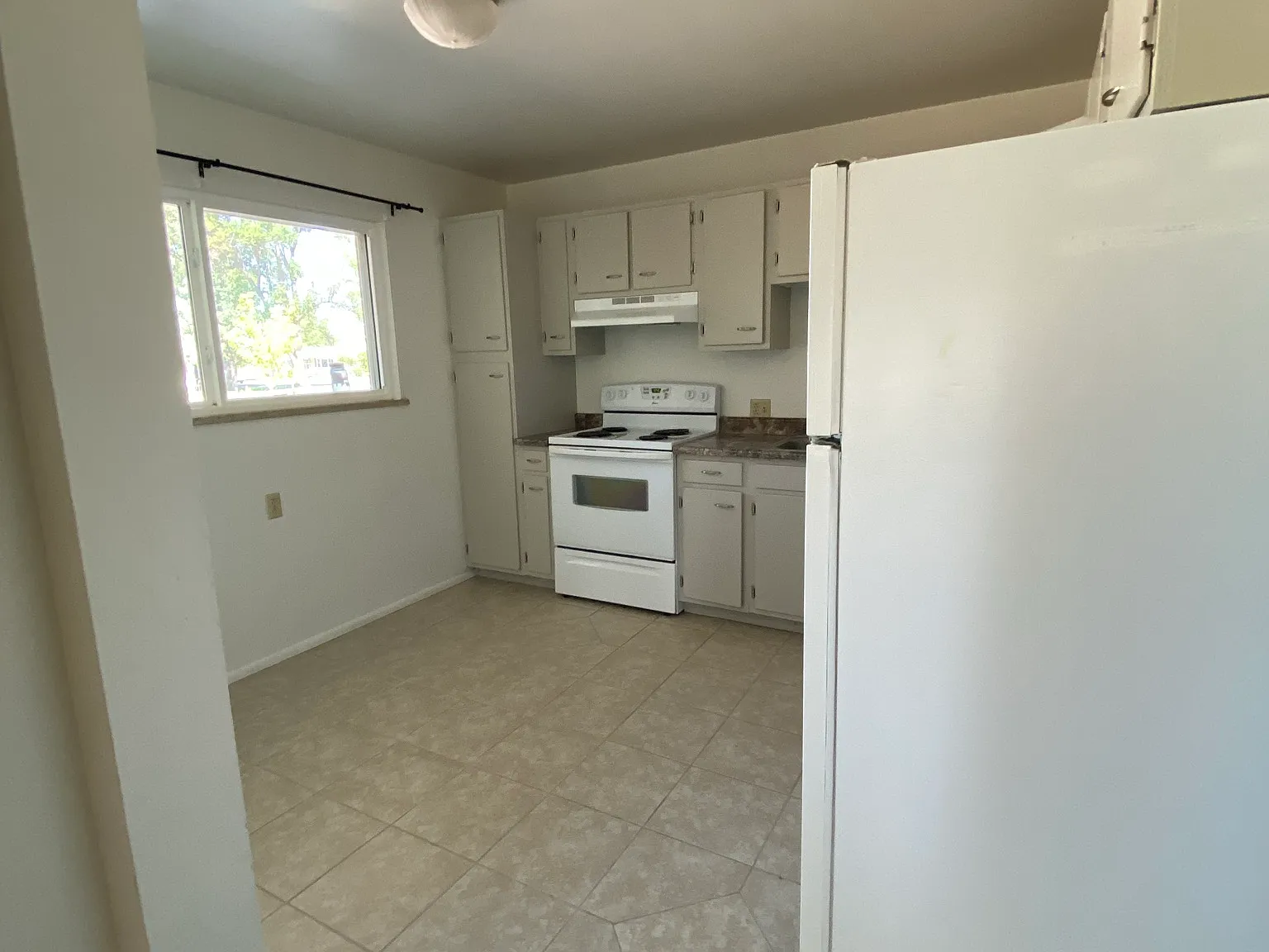 626 Grant Street, Unit 4 - 4 — Photo 2