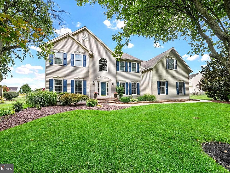 1st image of 3 Mildred Ln