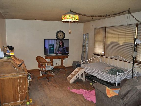 2nd image of 6007 Savannah Rd