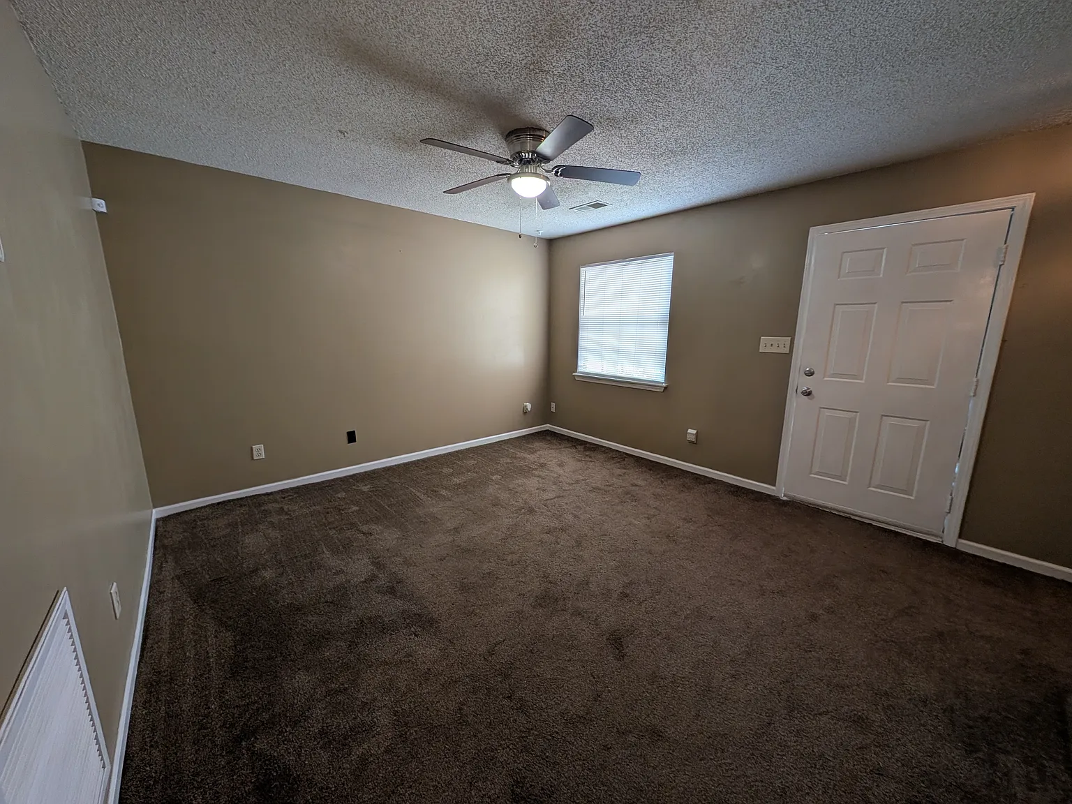 2 bed, 1020 sqft, $1,200 — Photo 2