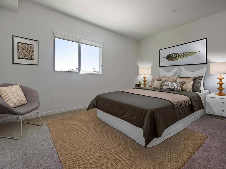The Metropolitan at Larchmont Village — Photo 12