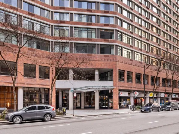 211 E Ohio St APT 2004, Chicago, IL 60611