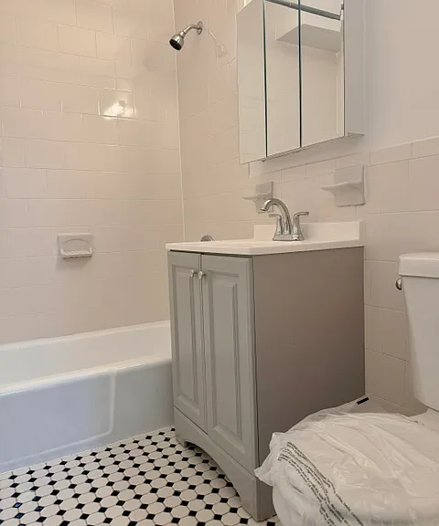 44 Sidney Ave W #10P — Photo 7