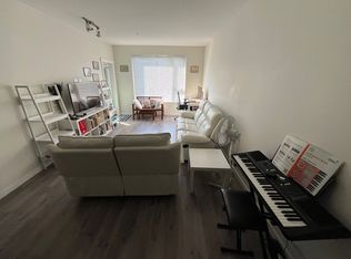 9877 University Cres #210, Burnaby, BC V5A 0E5