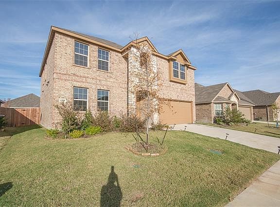 3rd image of 1508 Castle Creek Dr