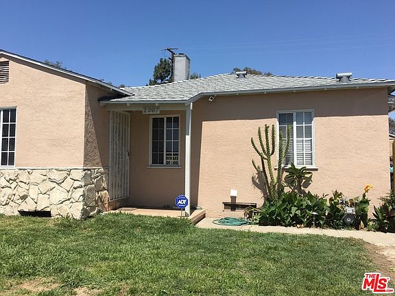 2nd image of 2307 W 132nd St
