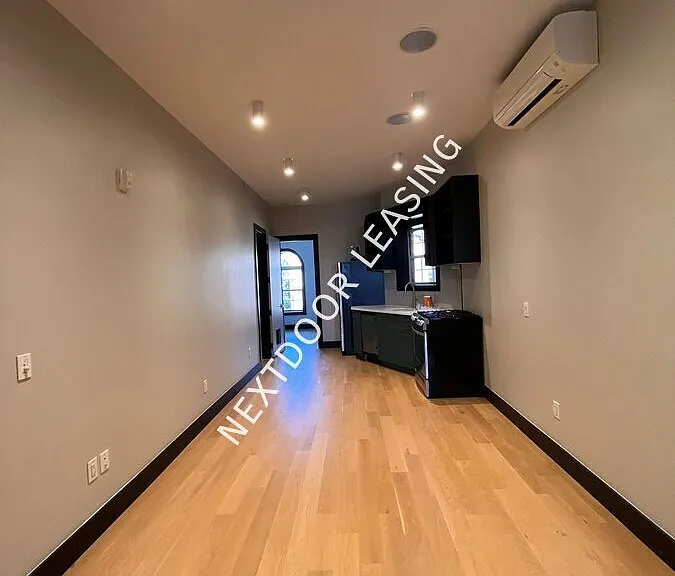41 Van Wagenen Ave #4LM — Photo 4