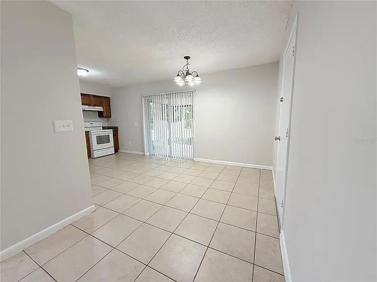 330 Dogwood Ave — Photo 4